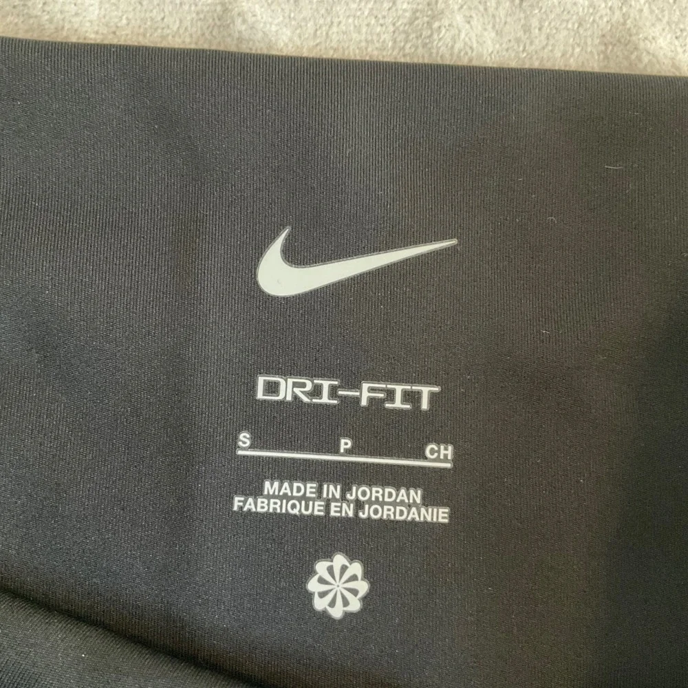 Nike Dri-FIT Leggings Women Small Black High Waisted FSVC Logo Activewear